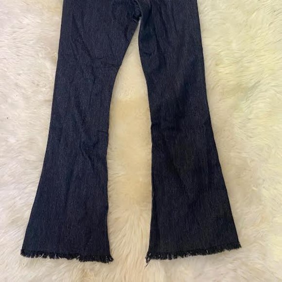NWT 15 FIFTEEN Women High Rise BLACK FRAYED HEM CROPPED FLARE Jeans Mineral Wash - Picture 6 of 8
